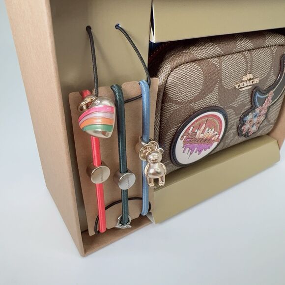 Coach C6996 Boxed Mini Cosmetic Case Hair Ties Disco Patches Heat Bear Gift Set - Picture 6 of 16